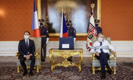 Nově jmenovaný velvyslanec Francouzské republiky pan Alexis Dutertre předal pověřovací listiny prezidentu Zemanovi